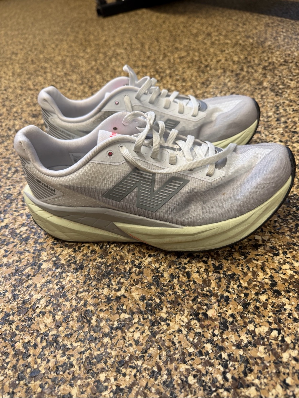 New Balance Fuel Cell Rebel